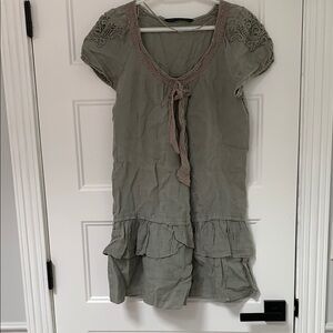 Linen Green Short Sleeve Dress with Lace Details